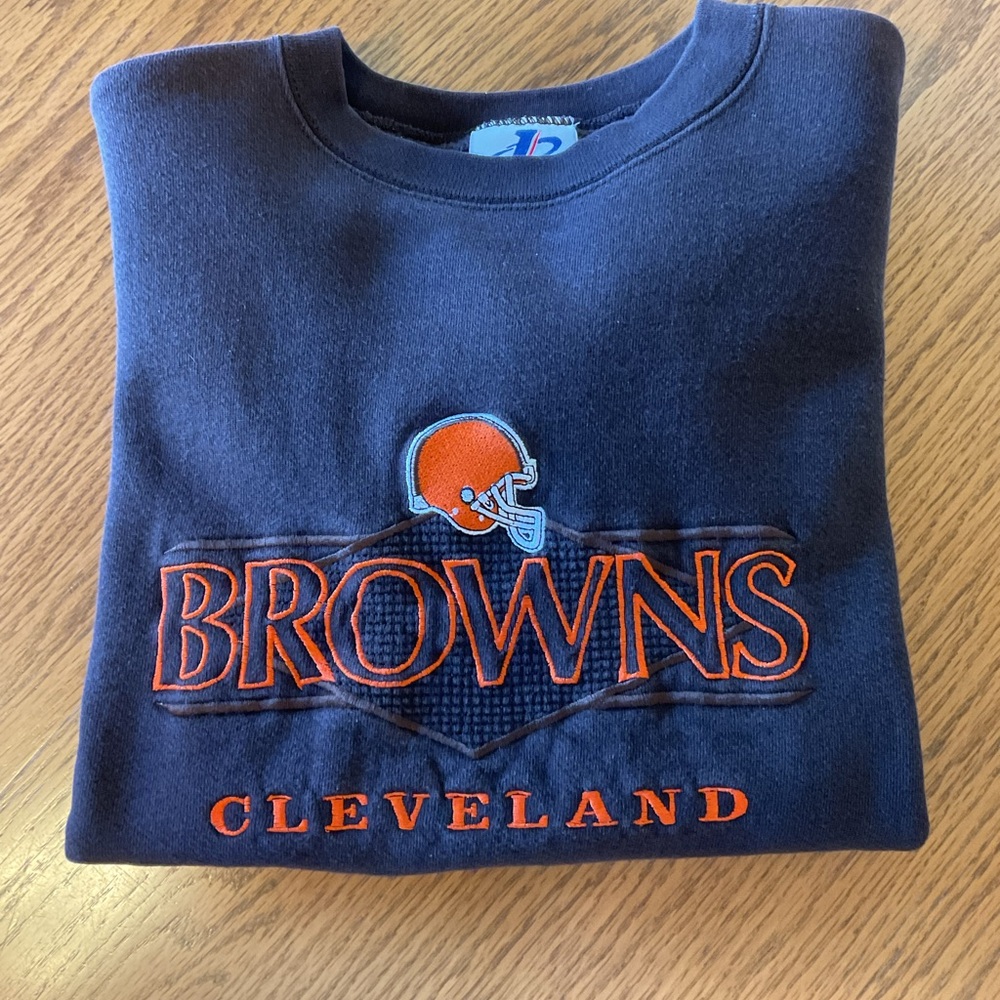 Unisex Cleveland Browns Sweatshirt, Size Medium.